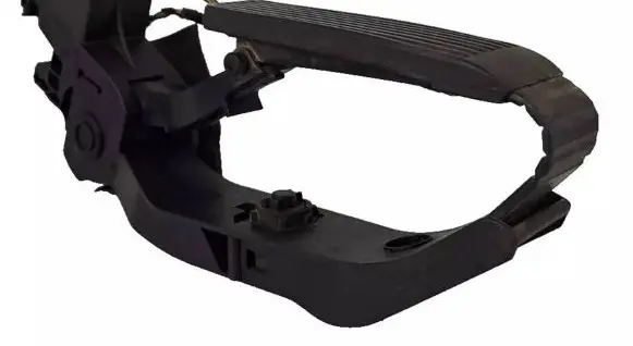 Mercedes-Benz E W211 Accelerator throttle pedal A2113000804