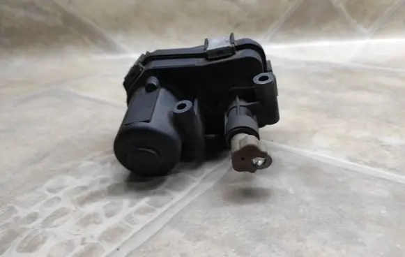 Opel Insignia A Intake manifold valve actuator/motor 