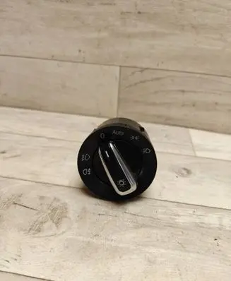 Volkswagen Golf V Light switch 