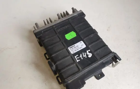 Volkswagen PASSAT B3 Engine control unit/module 0261200228 893907404F