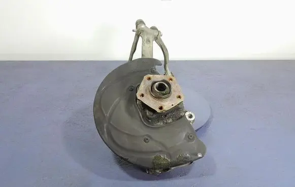 Audi Q7 4L Front wheel hub spindle knuckle 4M0407241J