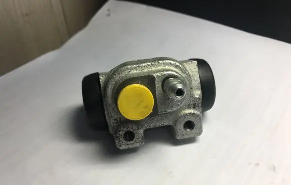 Renault 19 Rear brake cylinder 4584