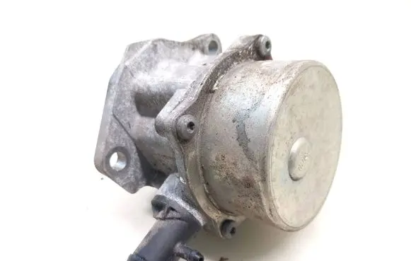 Renault Megane III Vacuum pump 8201005306 10T2570751 7006730302