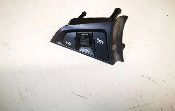 Steering wheel buttons/switches