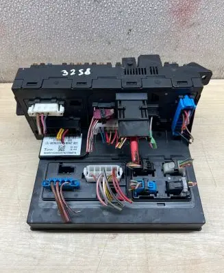 Mercedes-Benz CLS C219 Fuse module 2115457701
