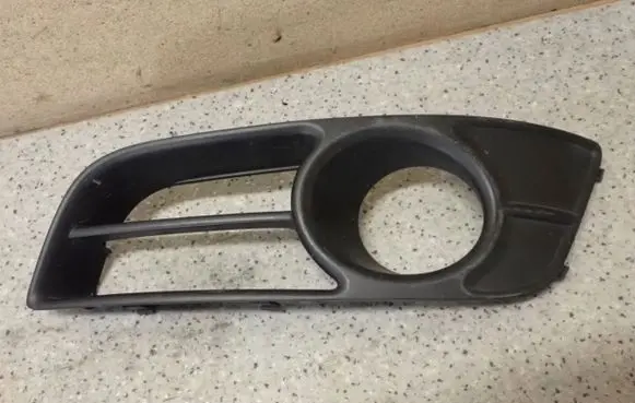 Toyota Corolla E120 E130 Front fog light trim/grill