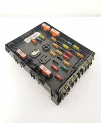 Volkswagen PASSAT B6 Fuse module 3C0937125 63592777