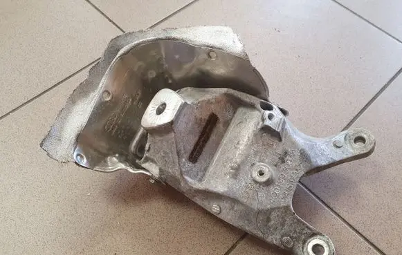Audi Q5 SQ5 Engine mounting bracket 4G0199308AA