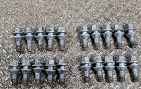 Volvo XC40 Nuts/bolts 
