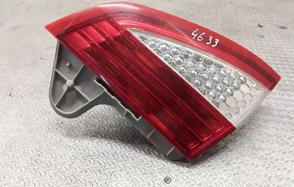 Ford Mondeo MK IV Tailgate rear/tail lights