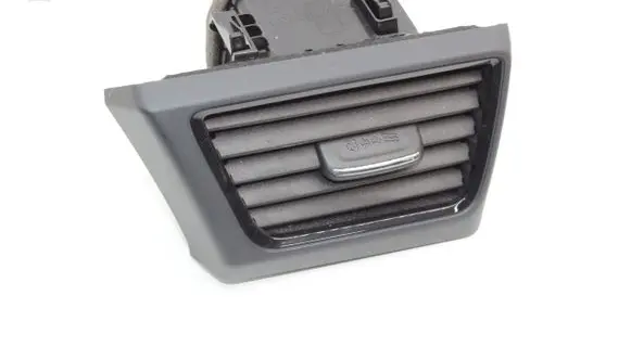 Nissan Leaf II (ZE1) Dashboard air vent grill cover trim 