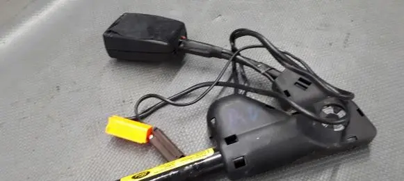 Ford Mondeo MK II Front seatbelt
