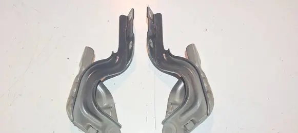 Engine bonnet/hood hinges
