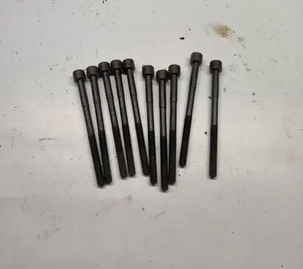 Toyota Auris 150 Cylinder head bolts 
