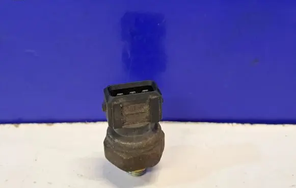 Volvo S60 Air conditioning (A/C) pressure sensor 8623270