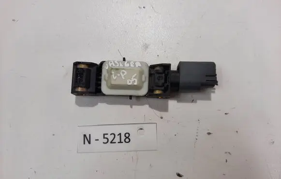 Chrysler Voyager Airbag deployment crash/impact sensor 04727069AD
