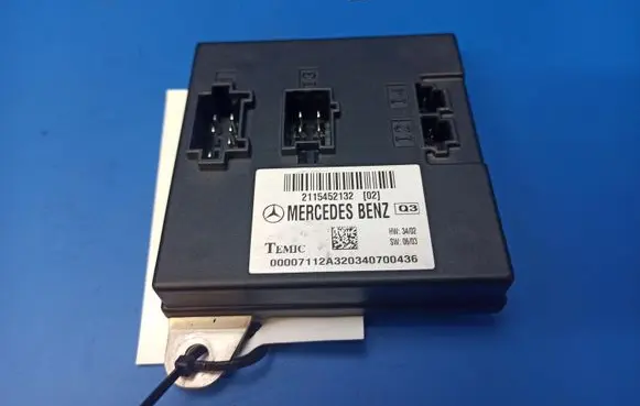 Mercedes-Benz E W211 Comfort/convenience module 2115452132