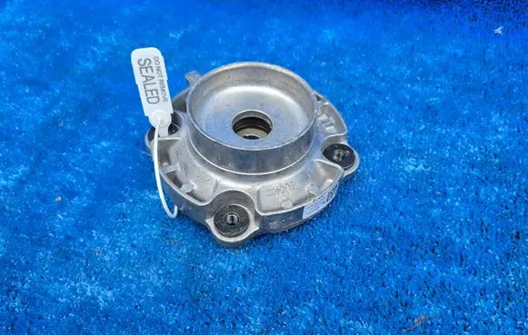BMW M5 G90 Front upper strut mount 7889073