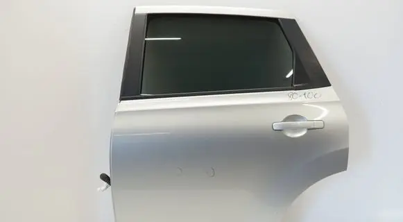 Nissan Qashqai Rear door J102280426DLT