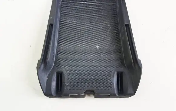 Volvo V50 Glove box