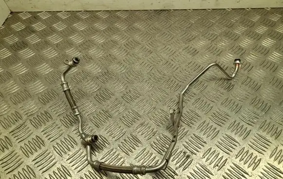 Engine coolant pipe/hose