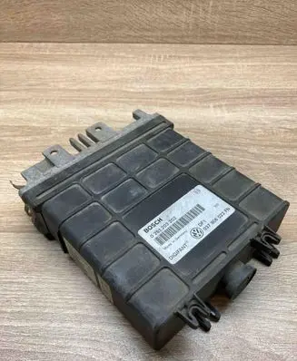 Volkswagen PASSAT B3 Engine control unit/module ECU 037906022FN 0261203202