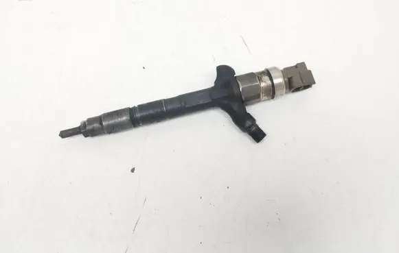 Fuel injector