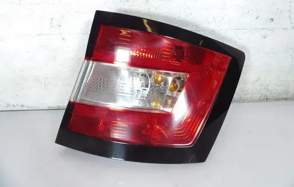 Skoda Fabia Mk3 (NJ) Rear/tail lights 6V9945112
