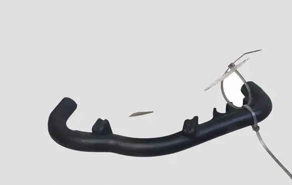 Jaguar S-Type Breather/breather pipe/hose 4R8Q6C717AC