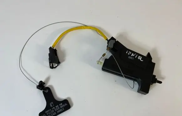 Hyundai Ioniq Fuel tank cap lock 