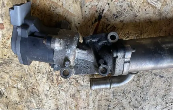 Jaguar S-Type EGR valve cooler 215970053 EJ7ZB