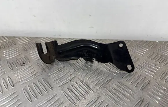 Headlight/headlamp mounting bracket