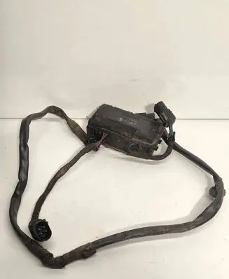 BMW 5 E39 Coolant fan relay 6921354