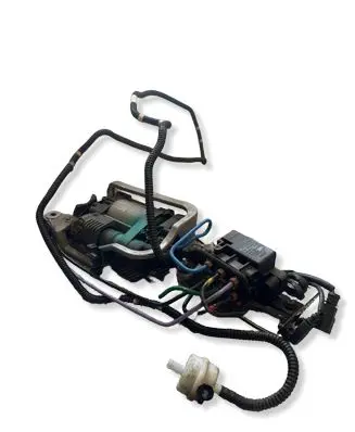 Porsche Macan (95B) Air suspension compressor/pump 95B616007B 8200919896 7003009U