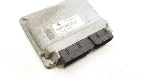 Skoda Fabia Mk1 (6Y) Engine control unit/module 03E906033A