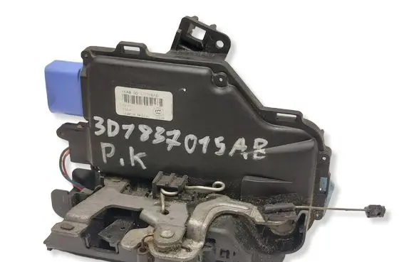 Skoda Octavia Mk2 (1Z) Front door lock 3D1837015AB