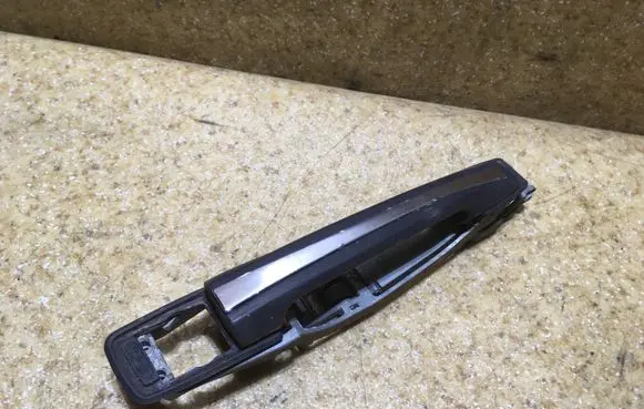 Mercedes-Benz E W124 Front door exterior handle 