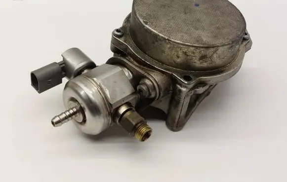 Audi A4 S4 B8 8K Vacuum pump 06H145100AB 06H127025K