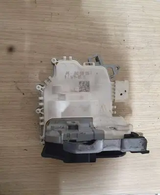 Audi A8 S8 D4 4H Rear door lock 8K0839016F