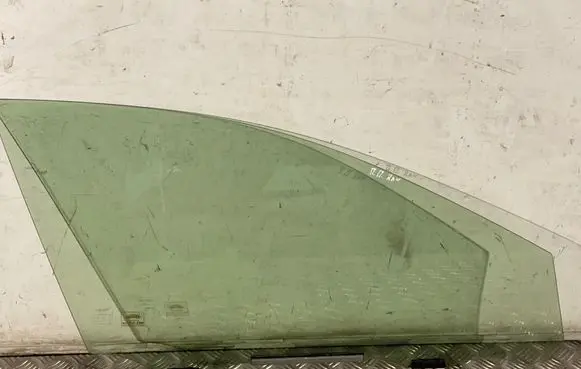 Toyota RAV 4 (XA40) Front door window glass four-door 43R00034