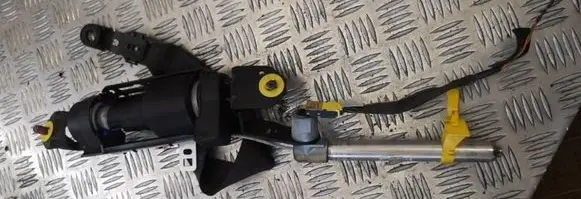 Volvo V70 Front seatbelt 6075637l0a