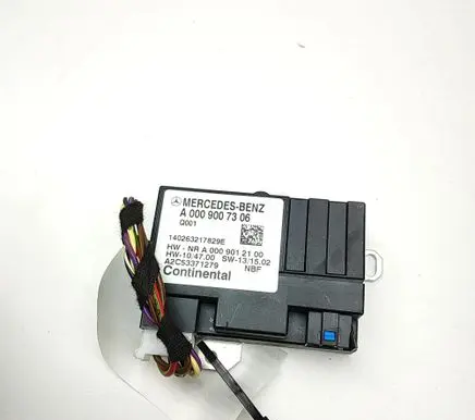 Mercedes-Benz CLA C117 X117 W117 Fuel injection pump control unit/module A0009007306 A0009012100