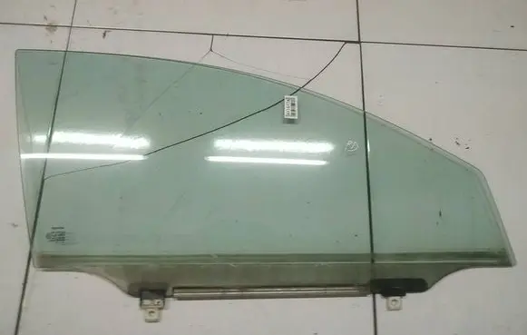 Toyota Avensis T250 Front door window glass four-door AS2