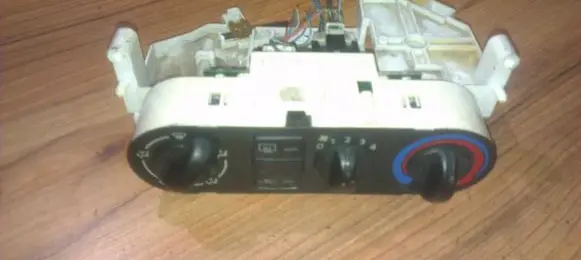 Nissan Almera N16 Climate control unit