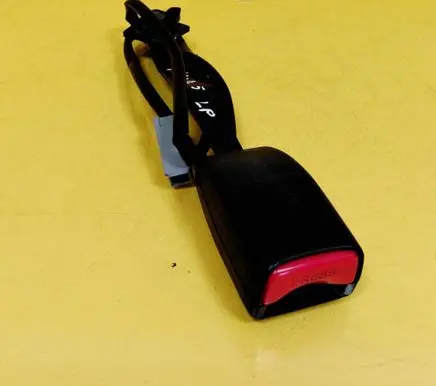 Mazda 5 Front seatbelt buckle 
