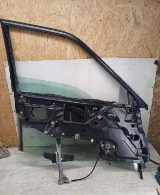 Audi 80 90 S2 B4 Front door window/glass frame 