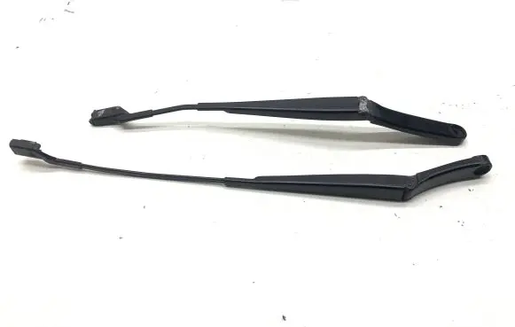 Volkswagen PASSAT B6 Windshield/front glass wiper blade 3C1955409C 3C1955410B