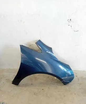 Mitsubishi Grandis Fender