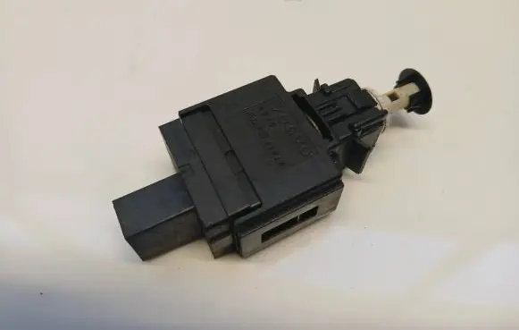 Volvo V70 Brake pedal sensor switch
