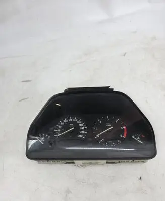BMW 5 E34 Speedometer (instrument cluster) 8361120 9220300980